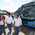 Reconocen más de 40 años al servicio médico del doctor Luis Baeza Mézquita