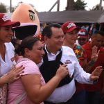 Rolando Zapata recorre la huerta del estado