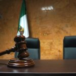 A proceso por agredir a pedradas a una mujer