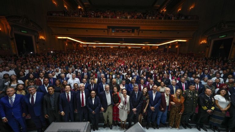 Acompaña Huacho Díaz Mena a la Presidenta electa de México en la entrega de su constancia