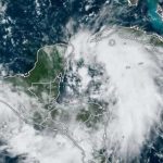 Mujeres de comisarías de Yucatán expondrán sus bordados y artesanías en la UADY