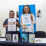 Cecilia Patrón entrega 500 cascos más a repartidores de aplicaciones