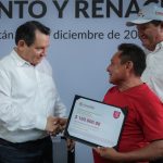 Yucatán fortalece infraestructura educativa con entrega de mobiliario escolar