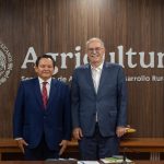 Joaquín Díaz Mena expone proyecto del Renacimiento Maya al canciller Roberto Velasco Álvarez