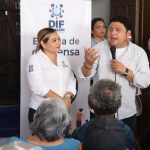 Sorprenden a pareja arrojando basura a la calle en Kanasín