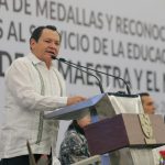 Díaz Mena reafirma apoyo a productoras y productores en Mercado Renacer del Campo