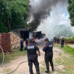 Bebé se queda atrapado en un auto en Ciudad Caucel