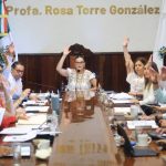 Coloca Cecilia Patrón la primera piedra de la réplica de la Estela Maya 18