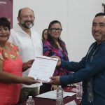 DIF Yucatán y Beneficencia Pública entregan aparatos de movilidad a personas con discapacidad