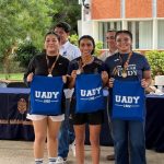 Cecilia Patrón entrega becas a personas con discapacidad
